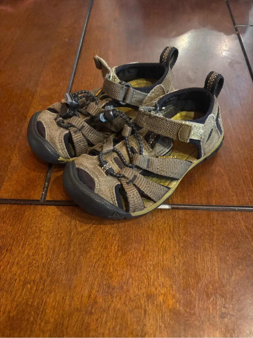 Kids Keen Seacamp CNX Sandals/Water Shoes Size 7